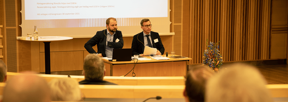 GBF:s vd Erik Haara och ordförande Jonas Nilsson leder föreningsmötet i Näringslivets Hus, Stockholm